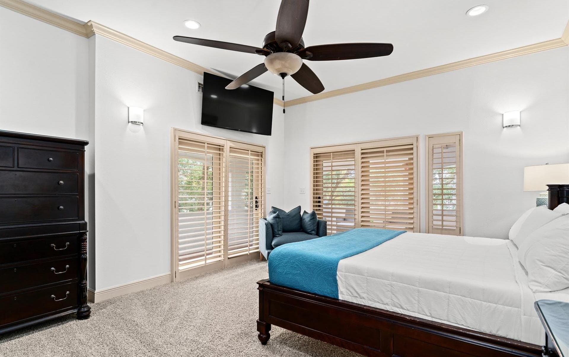 Paradise Isle - Image 39