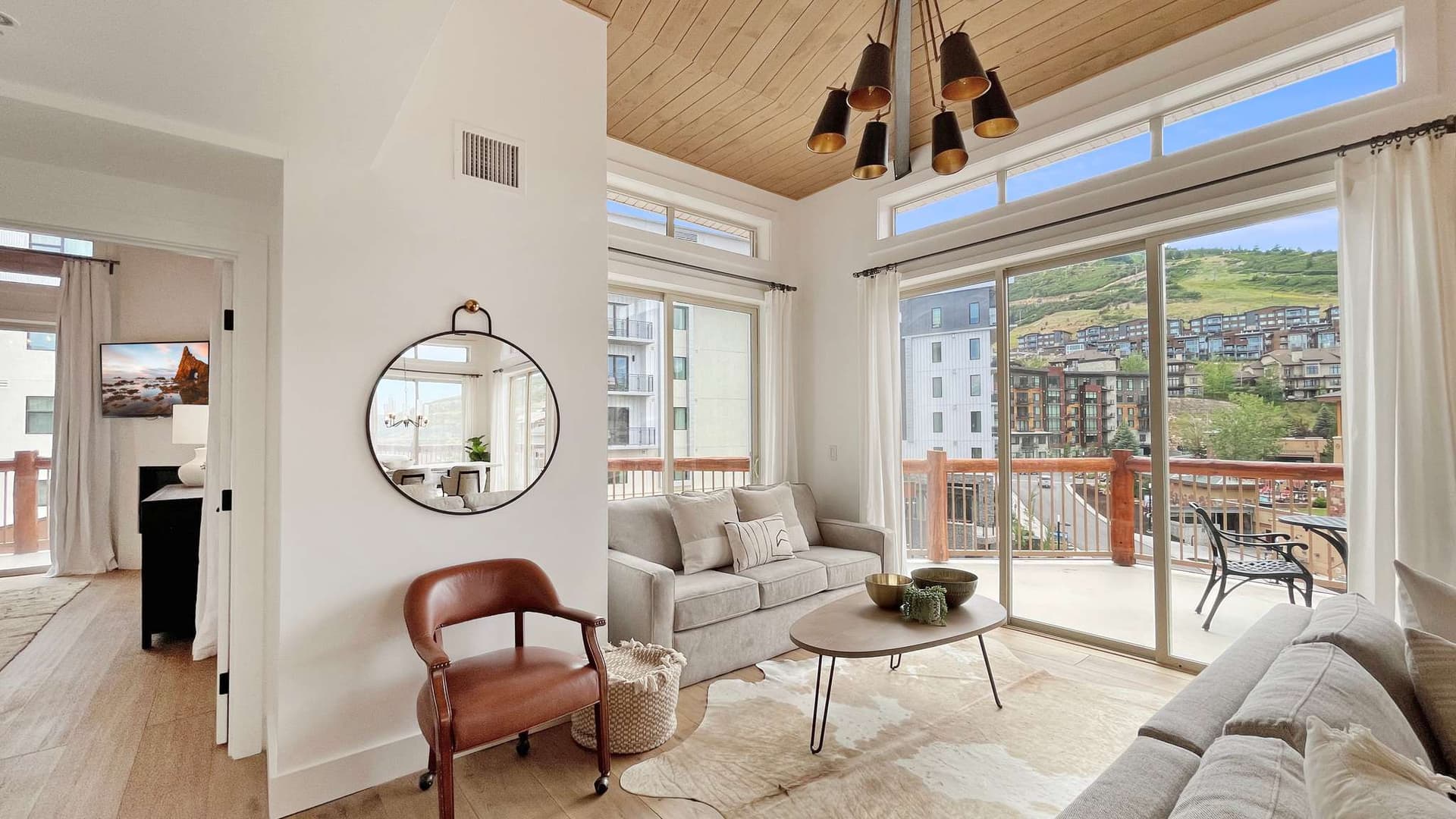 Sneaux Shack - Image 8