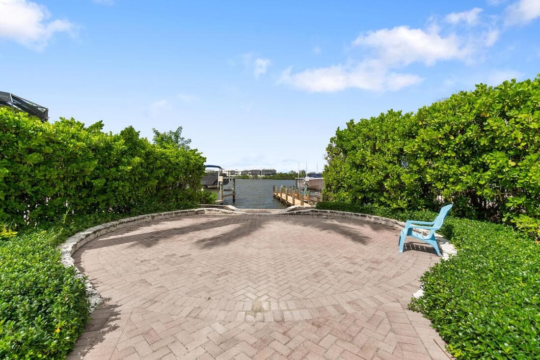 Bayside Retreat - Image 36