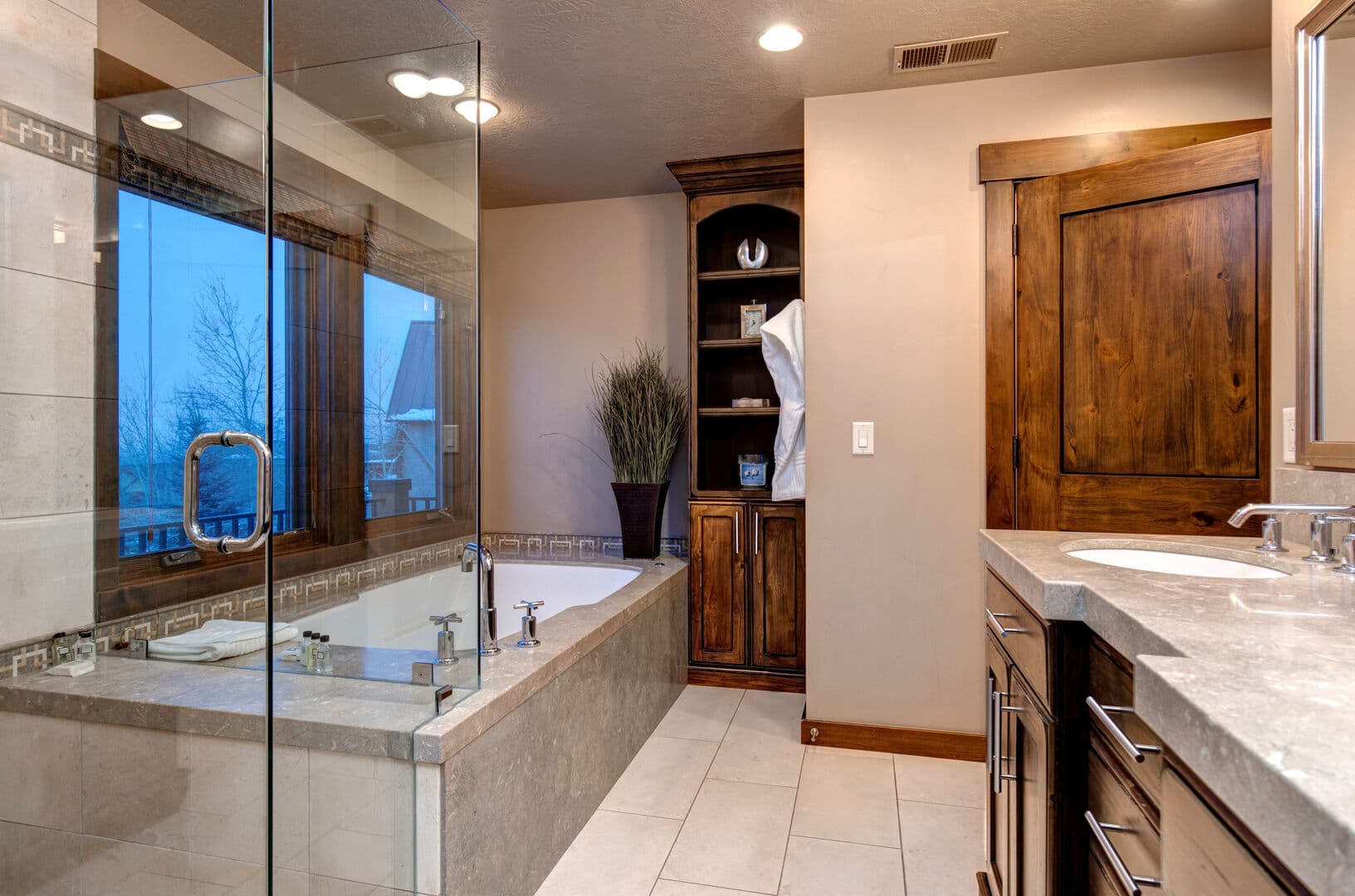 Atop Park City - Image 18