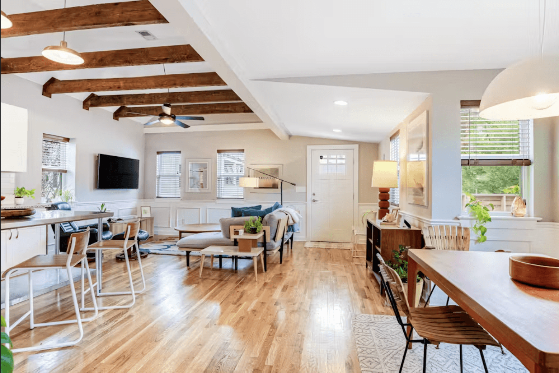 Sleek Cottage - Image 2