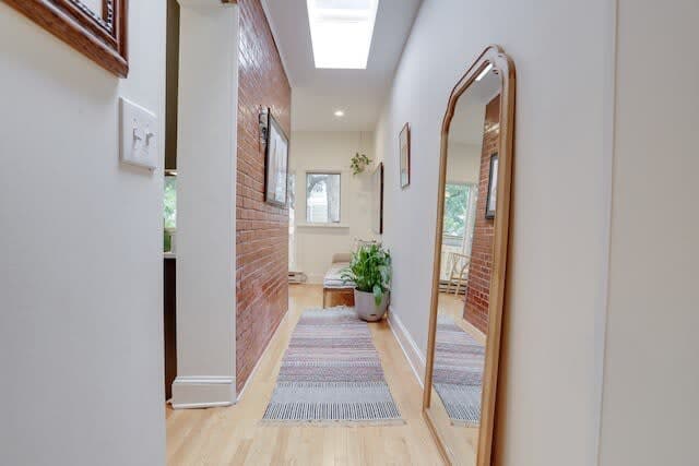 Capitol Comfort - Image 29