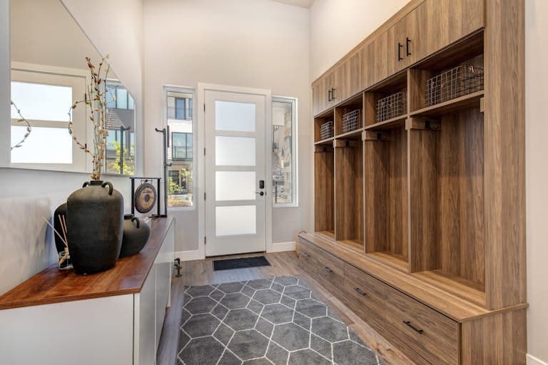 Hideout Hideaway - Image 36