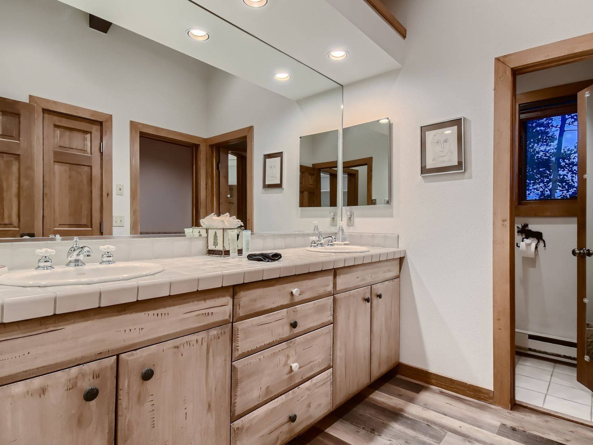 Breck Lodge House - Image 14