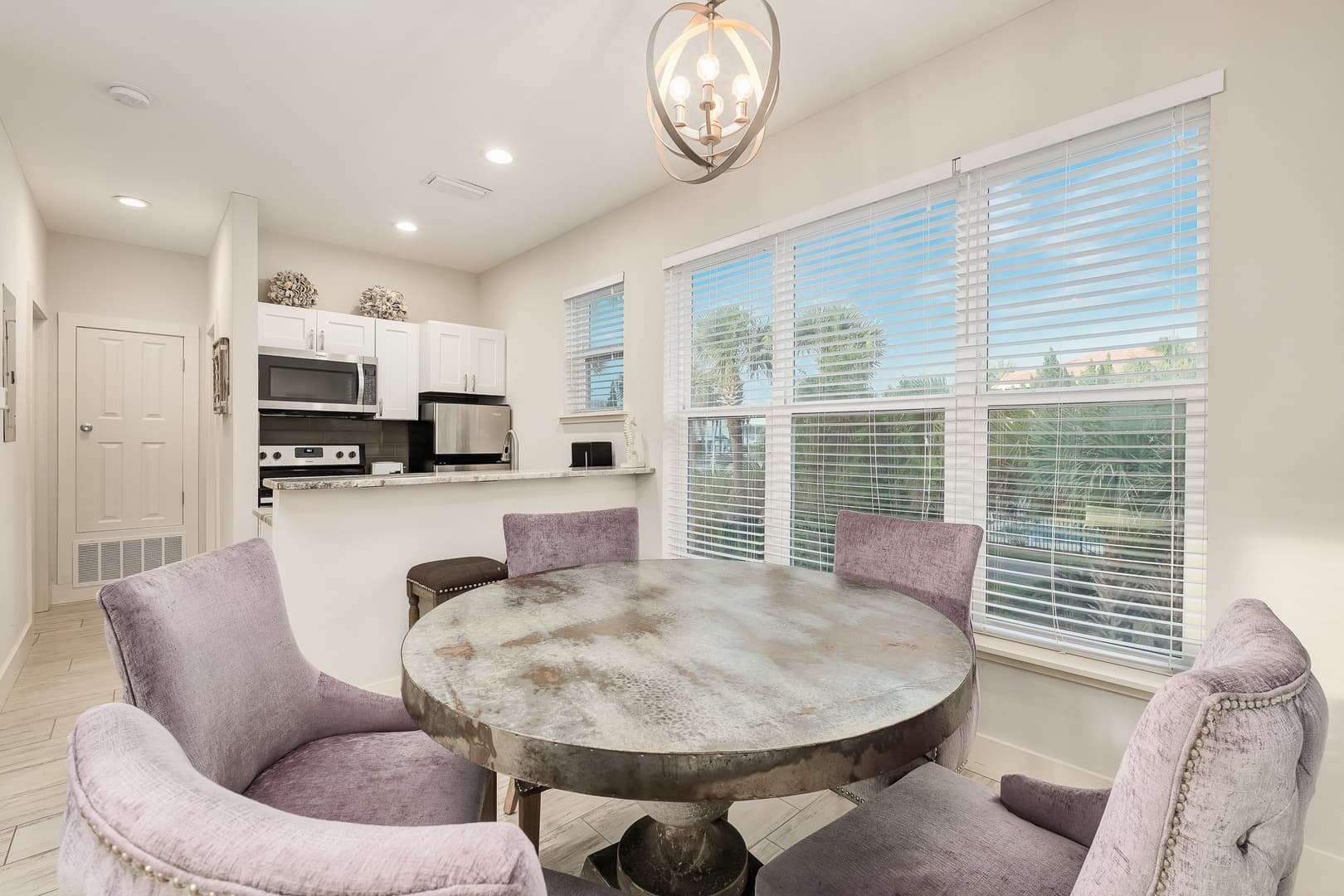 Latitudes - Image 14