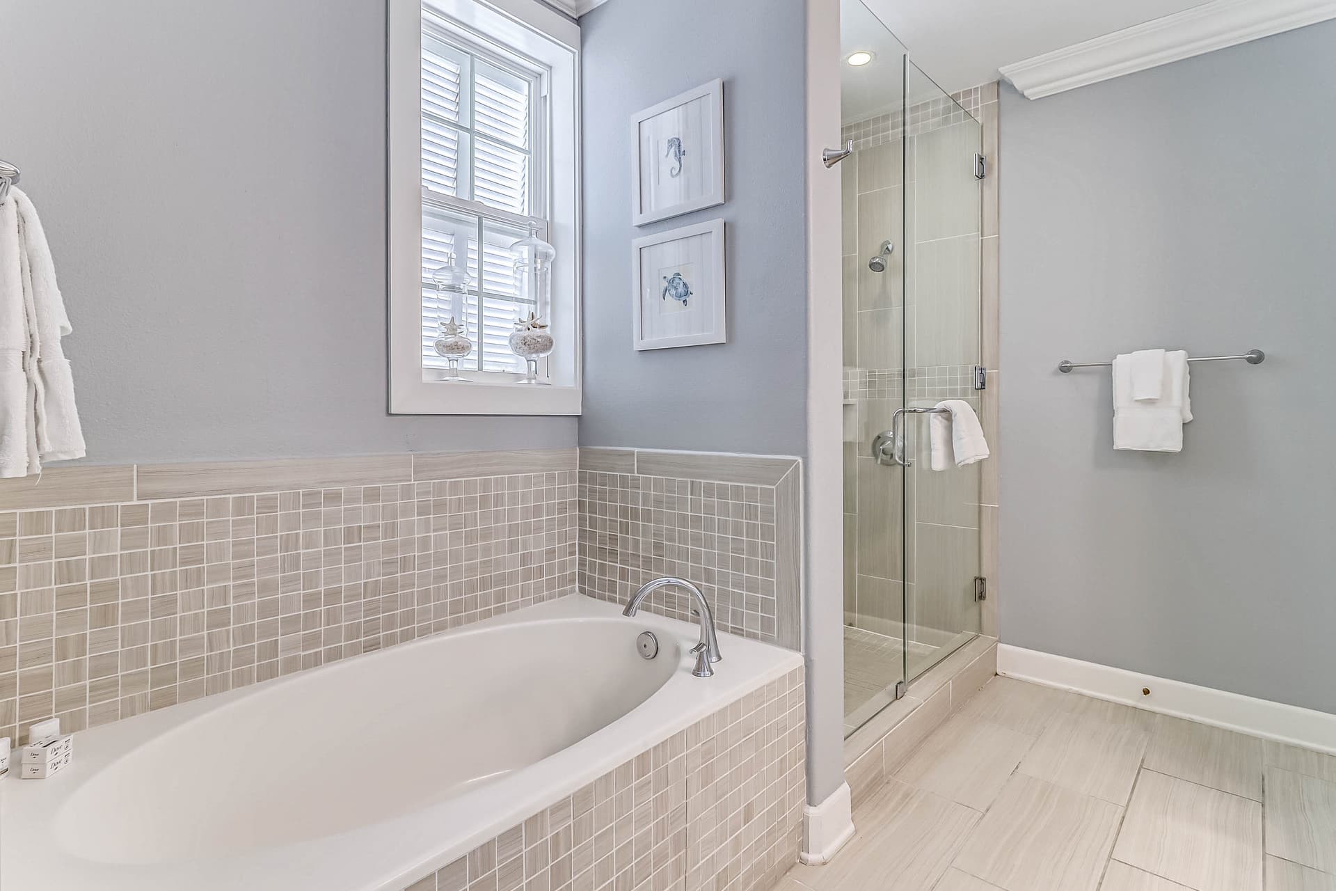 Blue Sea Gate Residence - Image 15