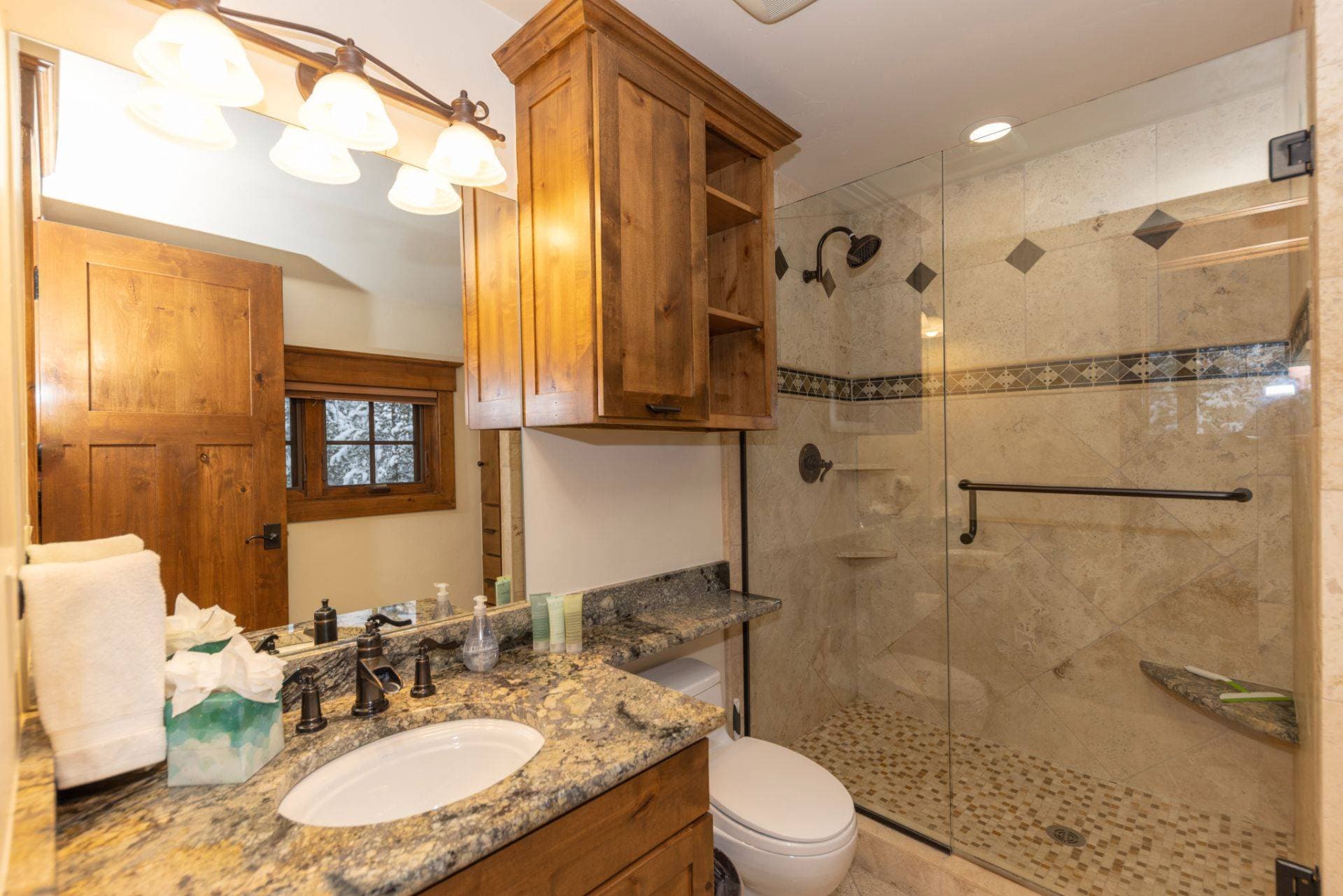 Last Nickel Lodge - Image 24