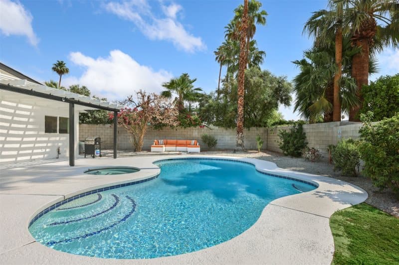 Desert Green Serenity - Image 2