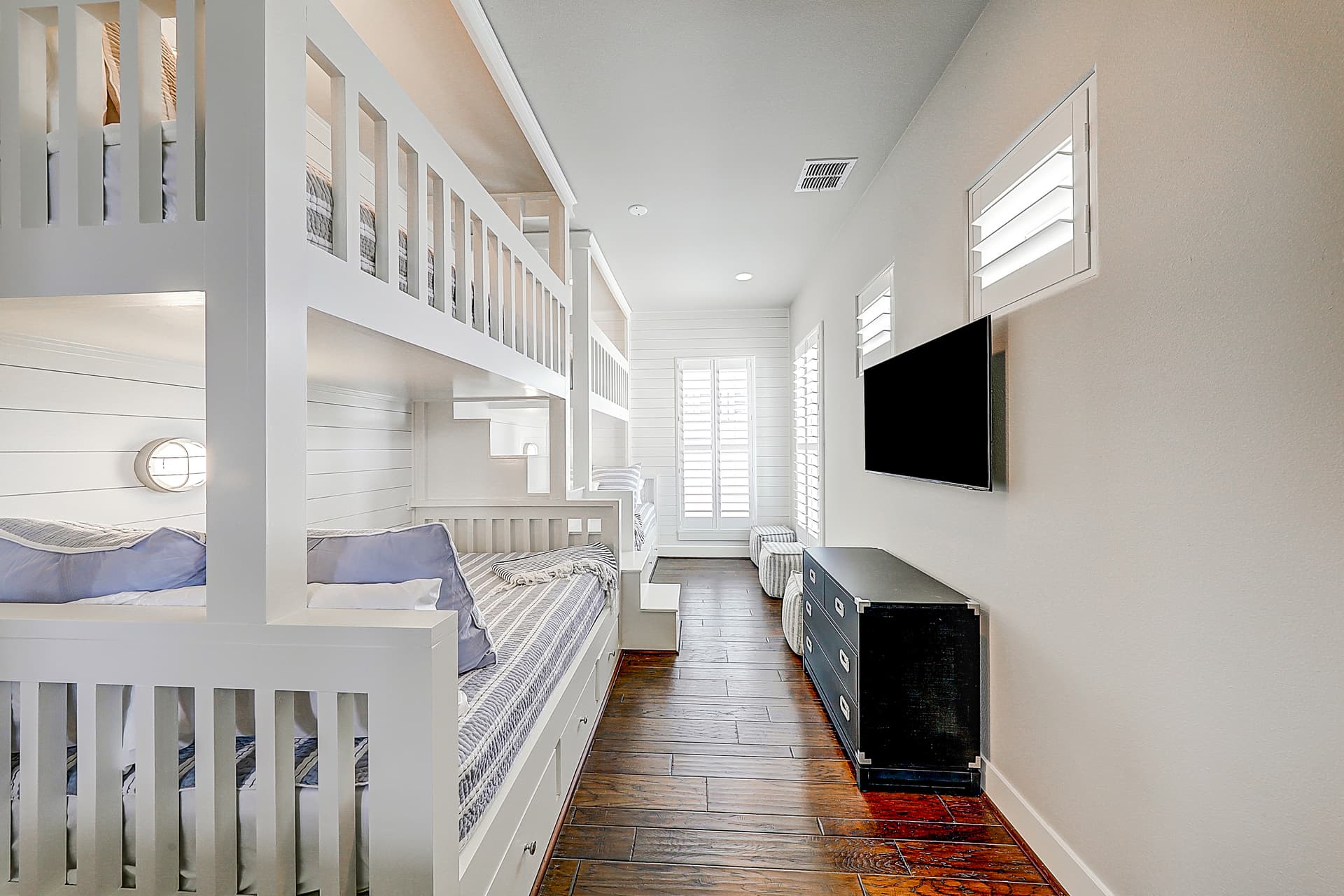 Sunrise Avenue House - Image 12