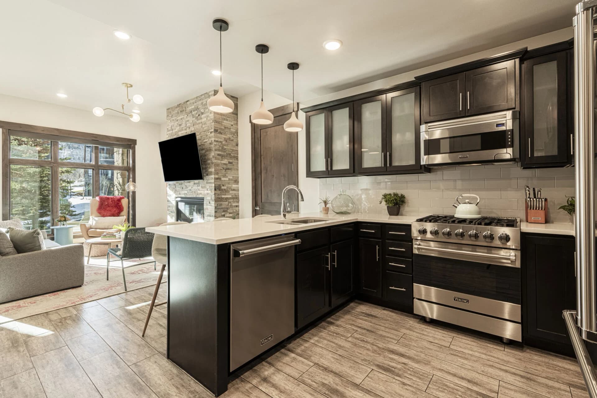 Blackstone Condo #108 - Image 12