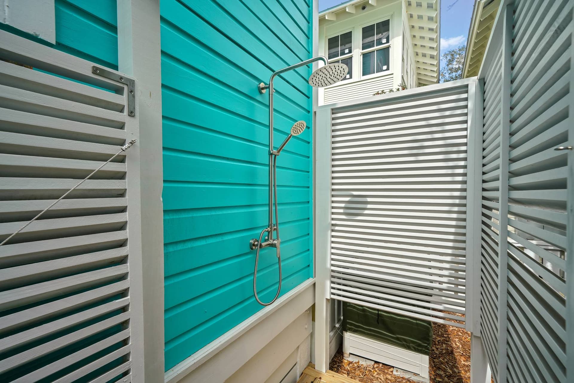 Salty Dogs House - Image 39