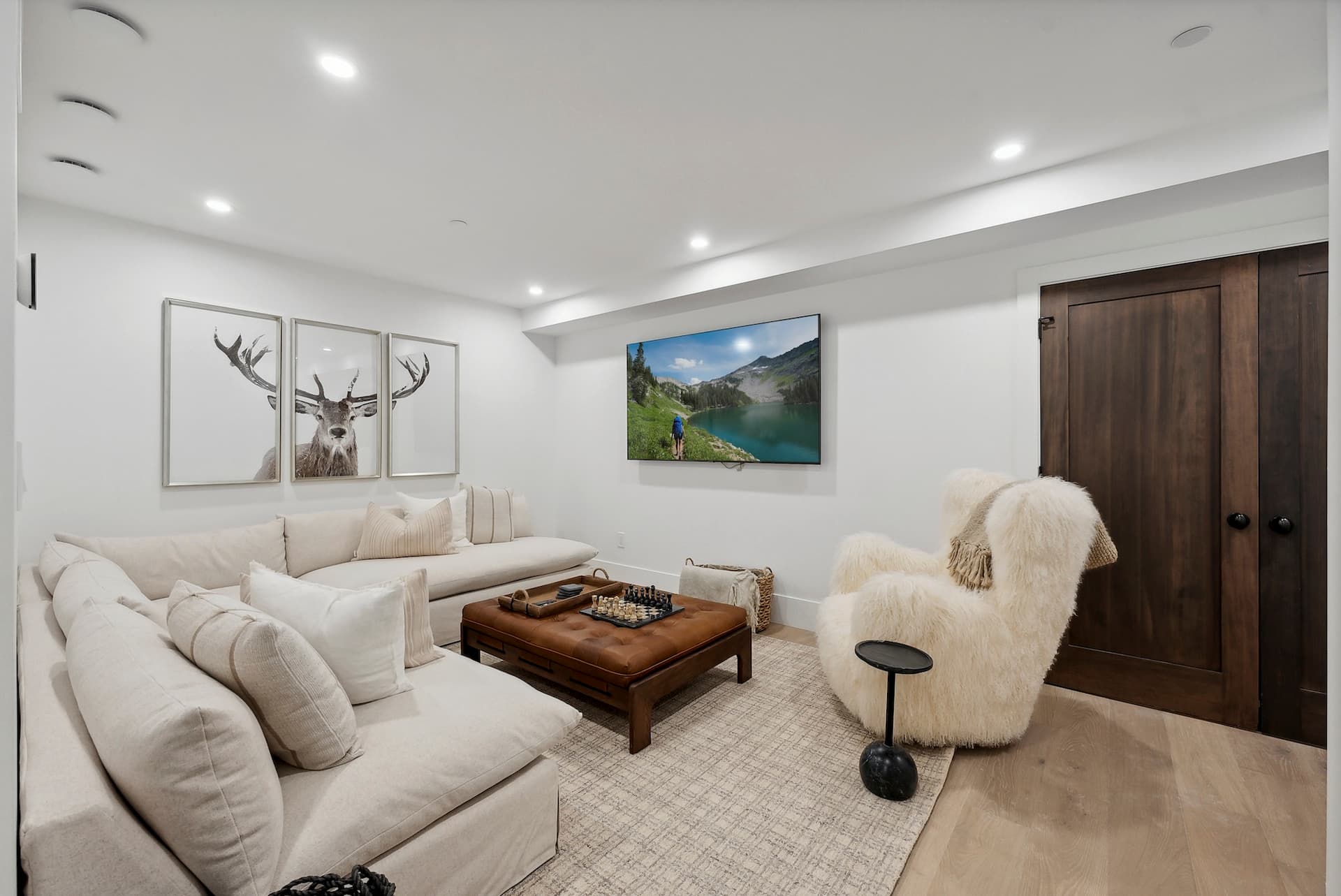 Slopeside Modern in Kings Crown - Image 32