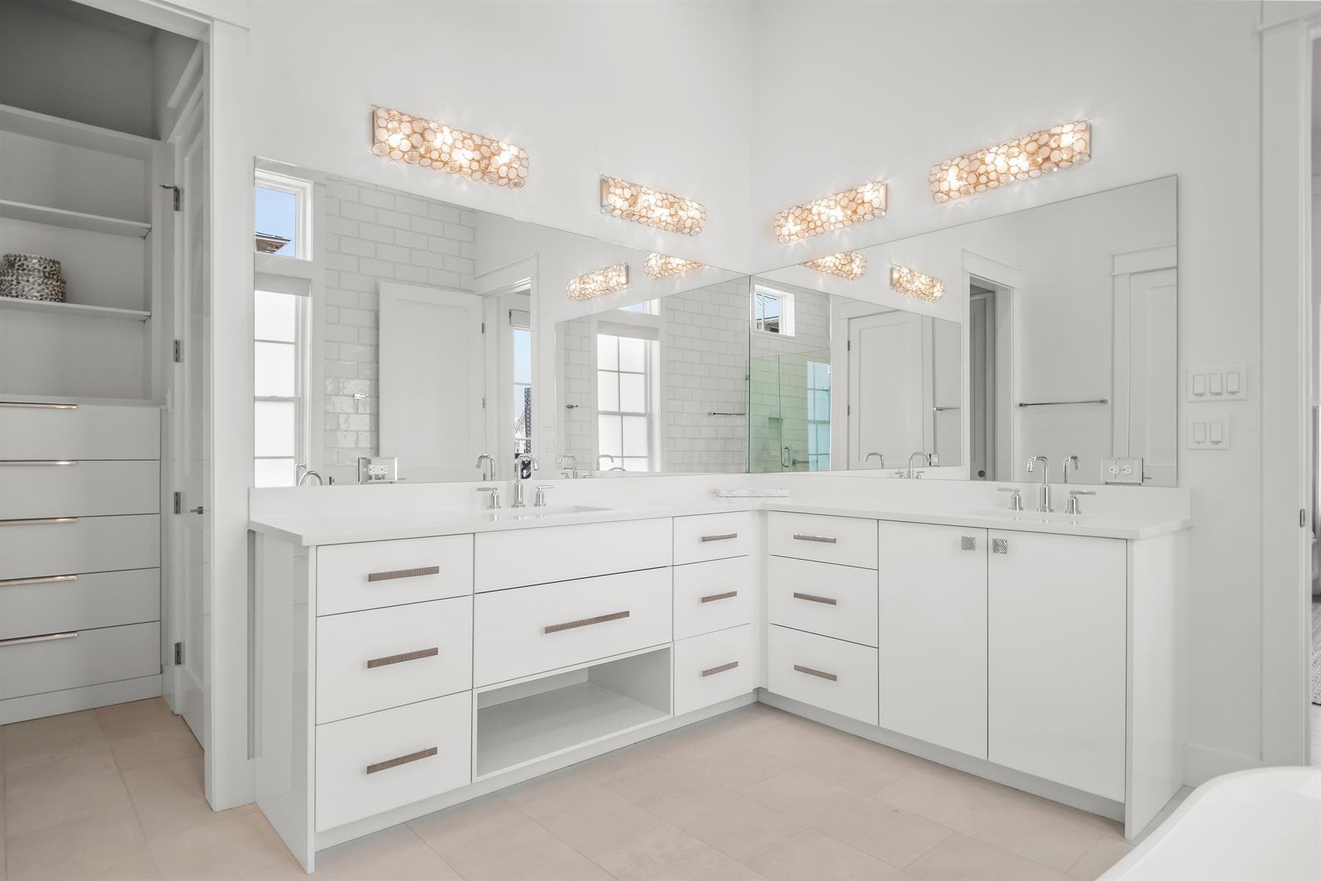 Holiday House - Image 46