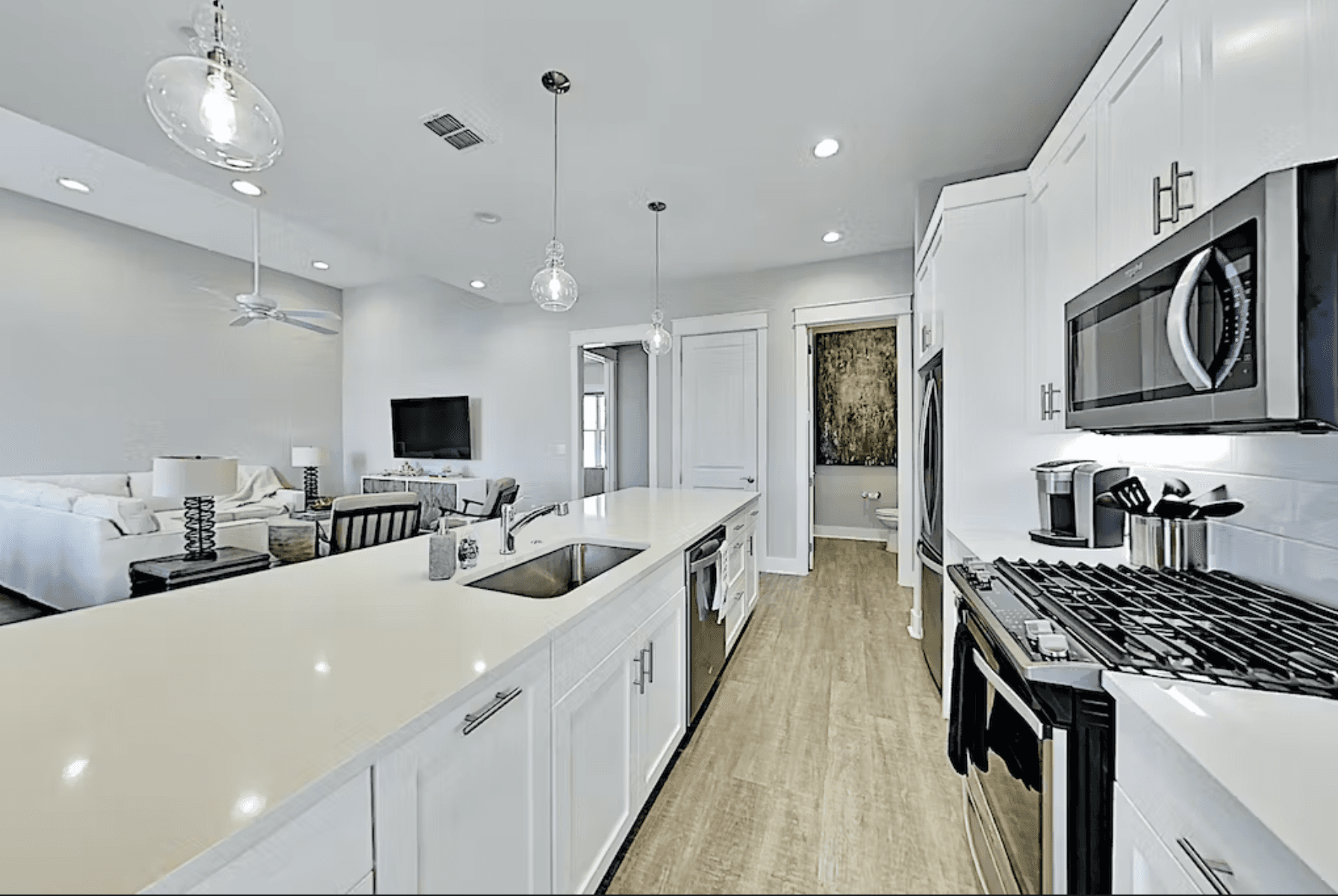 Sleek Beach Home - Image 2