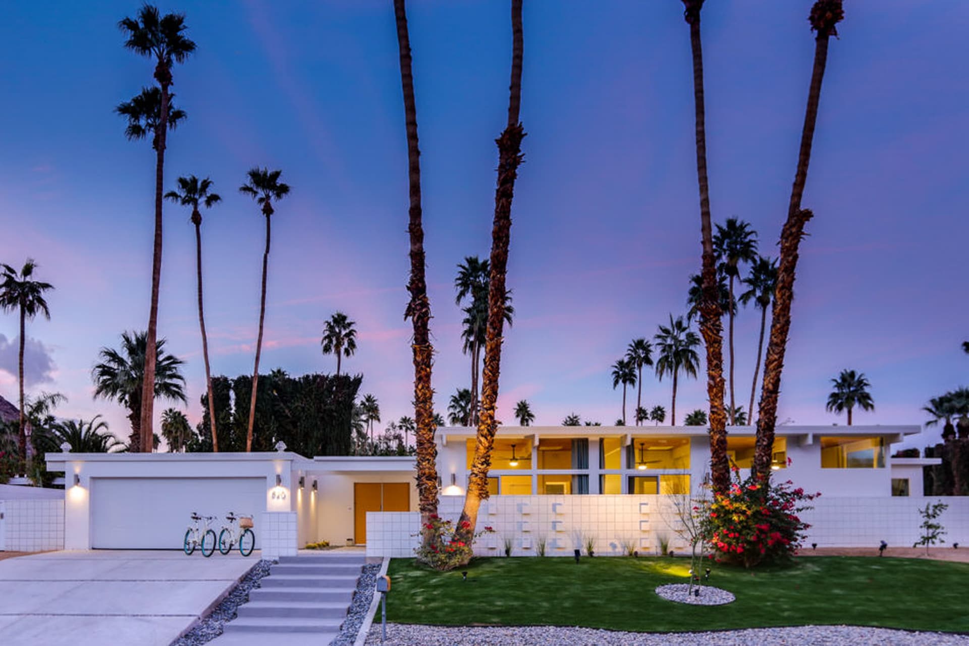 Regal Contemporary House - Image 38