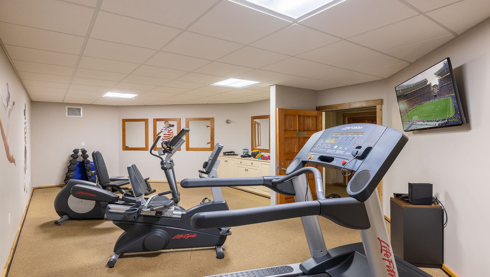 Ice House - Image 13