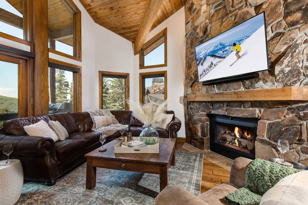 Ontario Lodge - Image 1