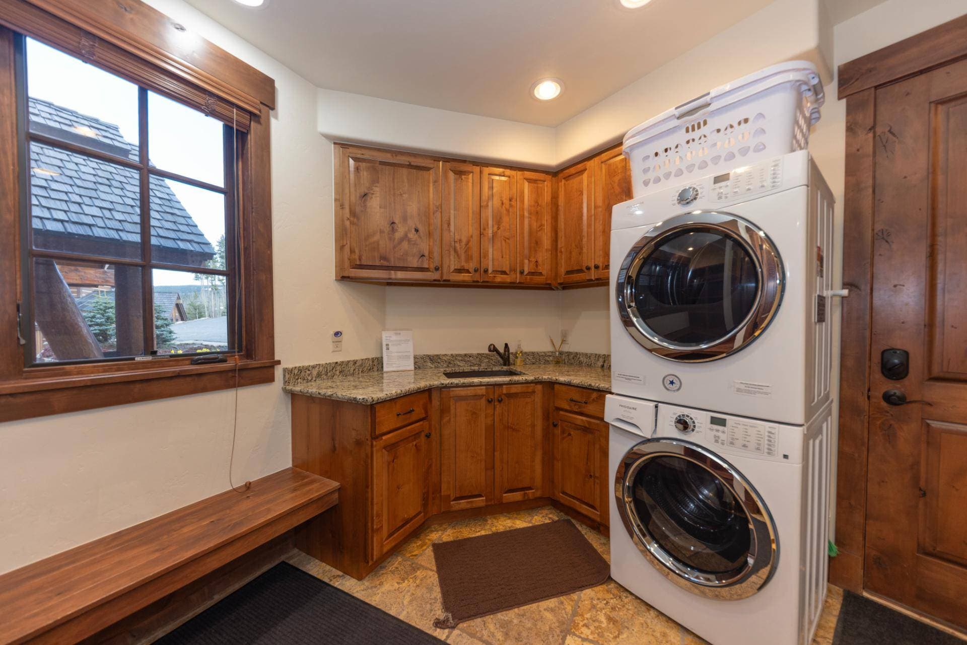 Fox Paw Lodge - Image 32