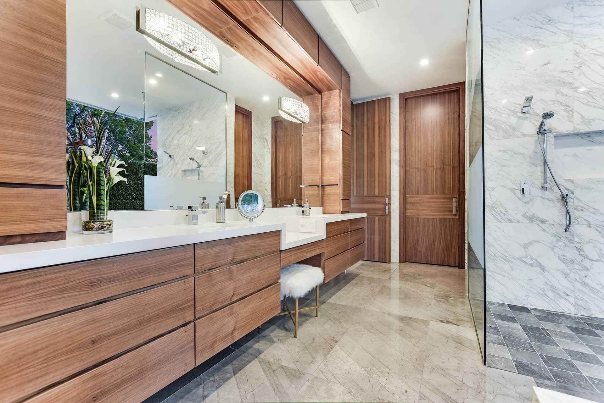 Austin Pinnacle - Image 32