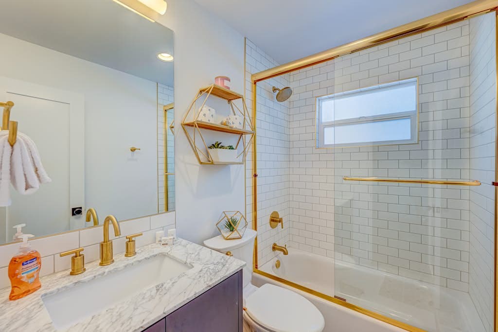 Home at the End of the Rainbow - Image 10