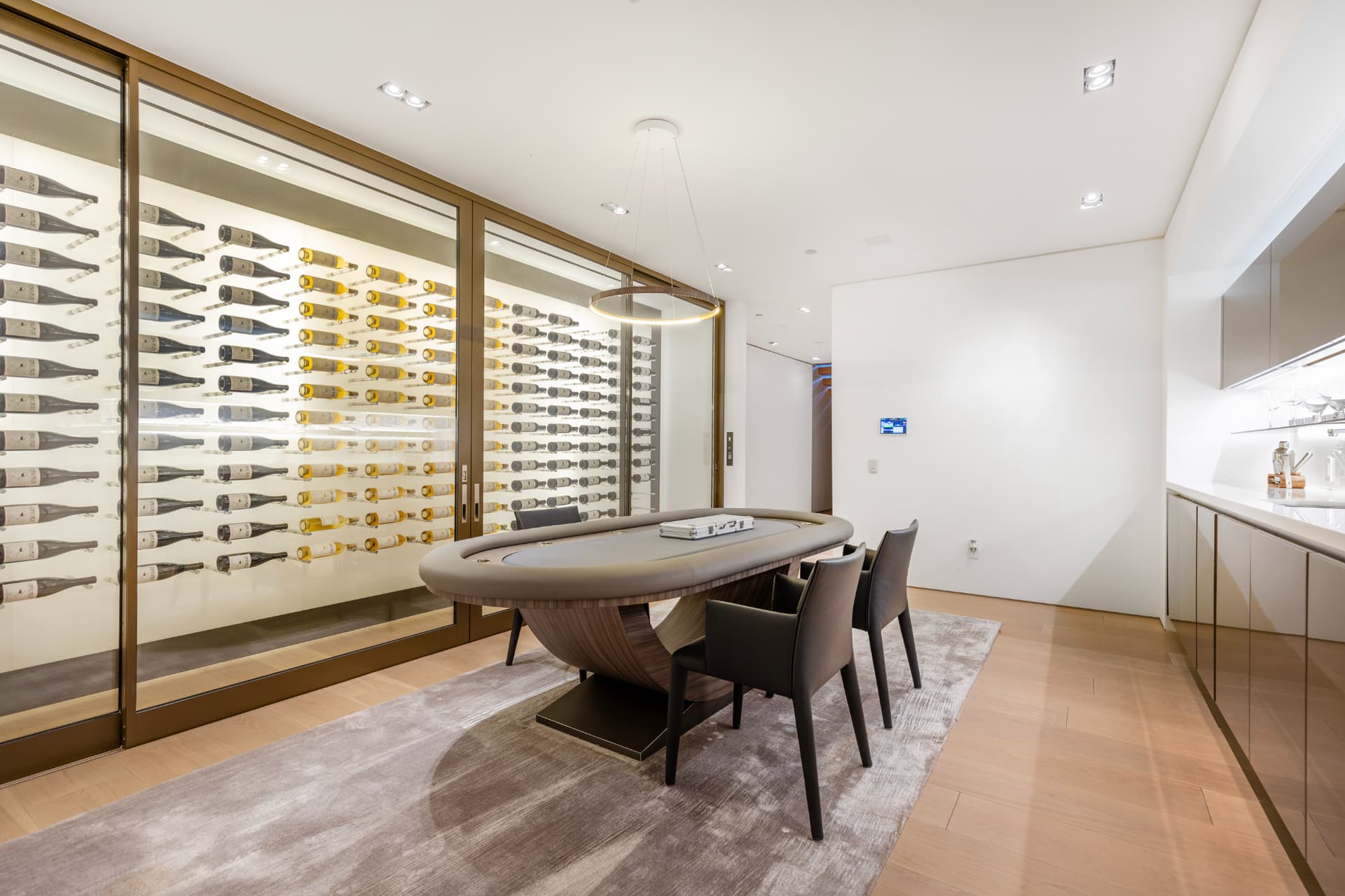 Lago Vista Modern - Image 15