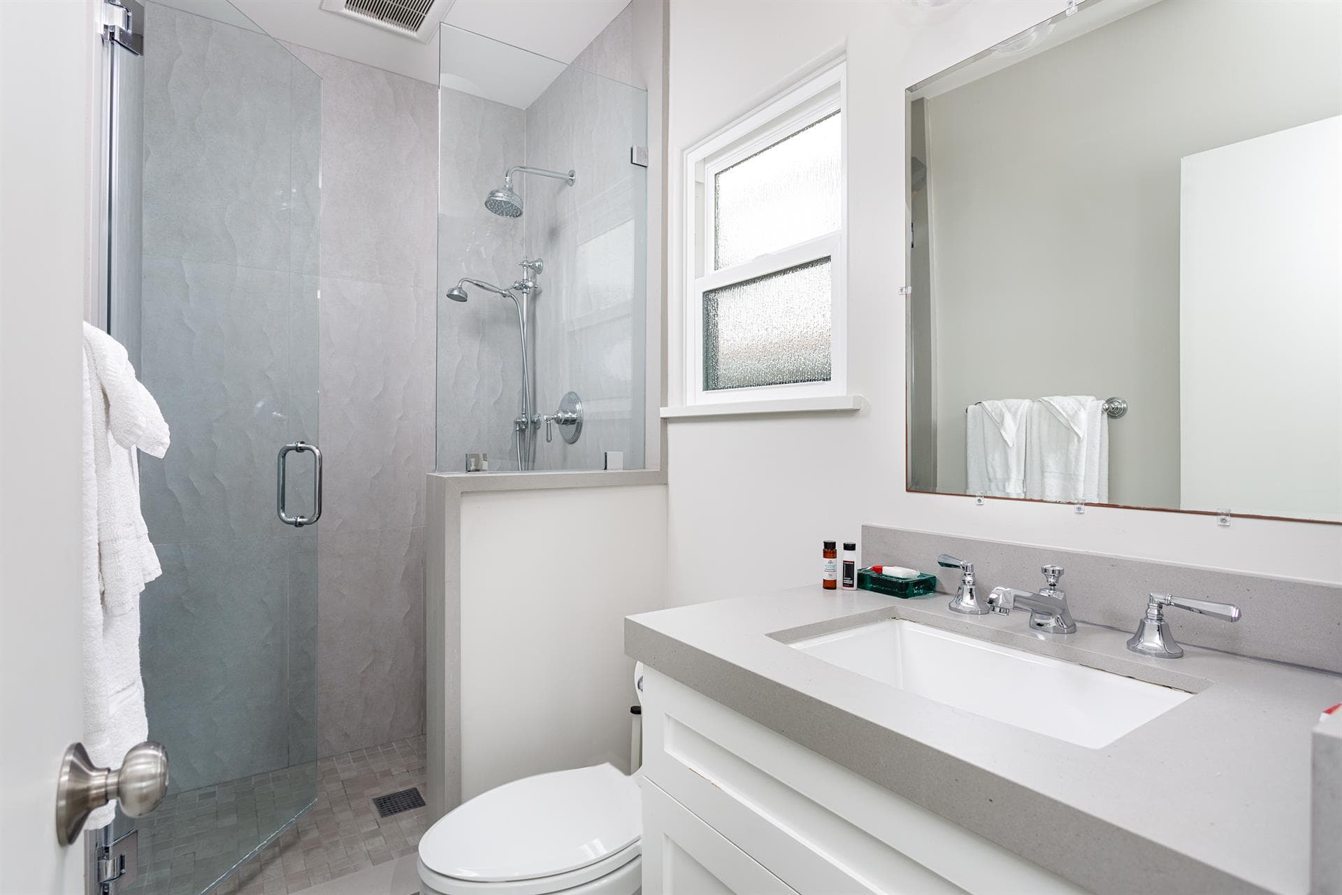 Harbor Beach Escape - Image 20