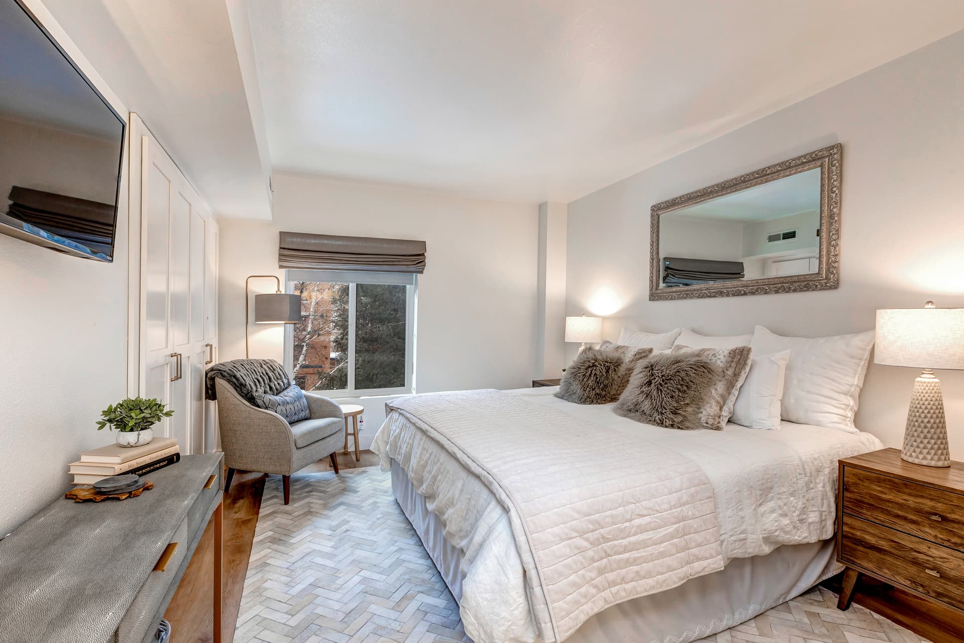 Park Station Luxury Retreat Home - Image 9