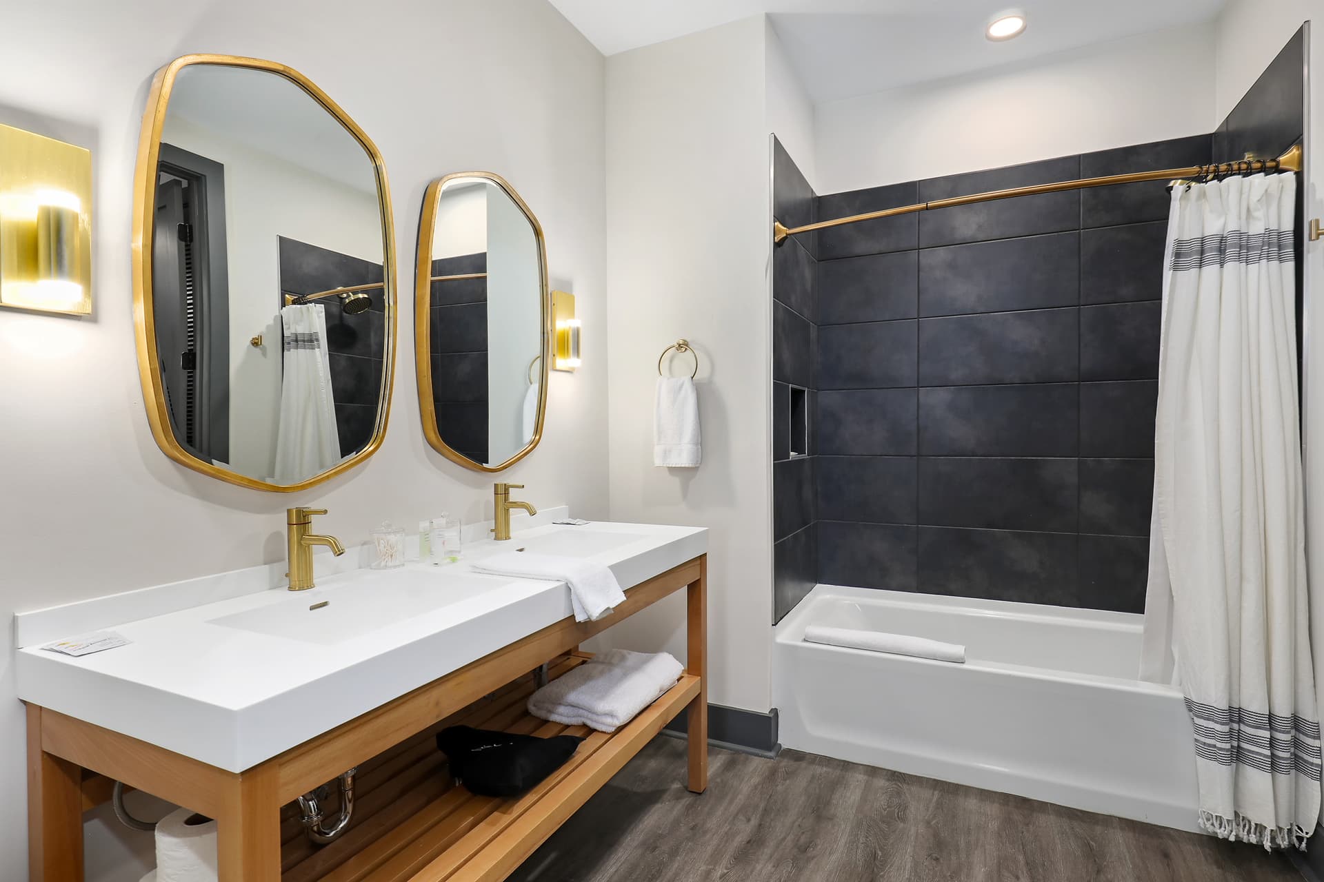 River Muse - Image 17