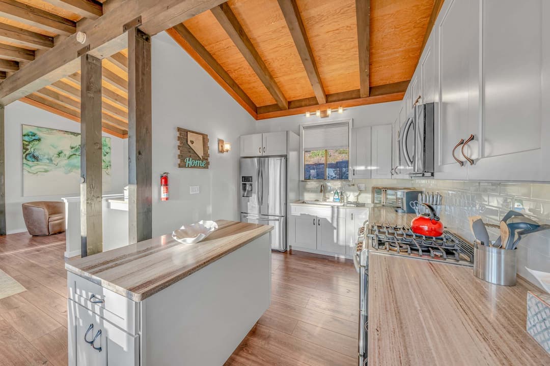 Cozy Mountain Escape - Image 10