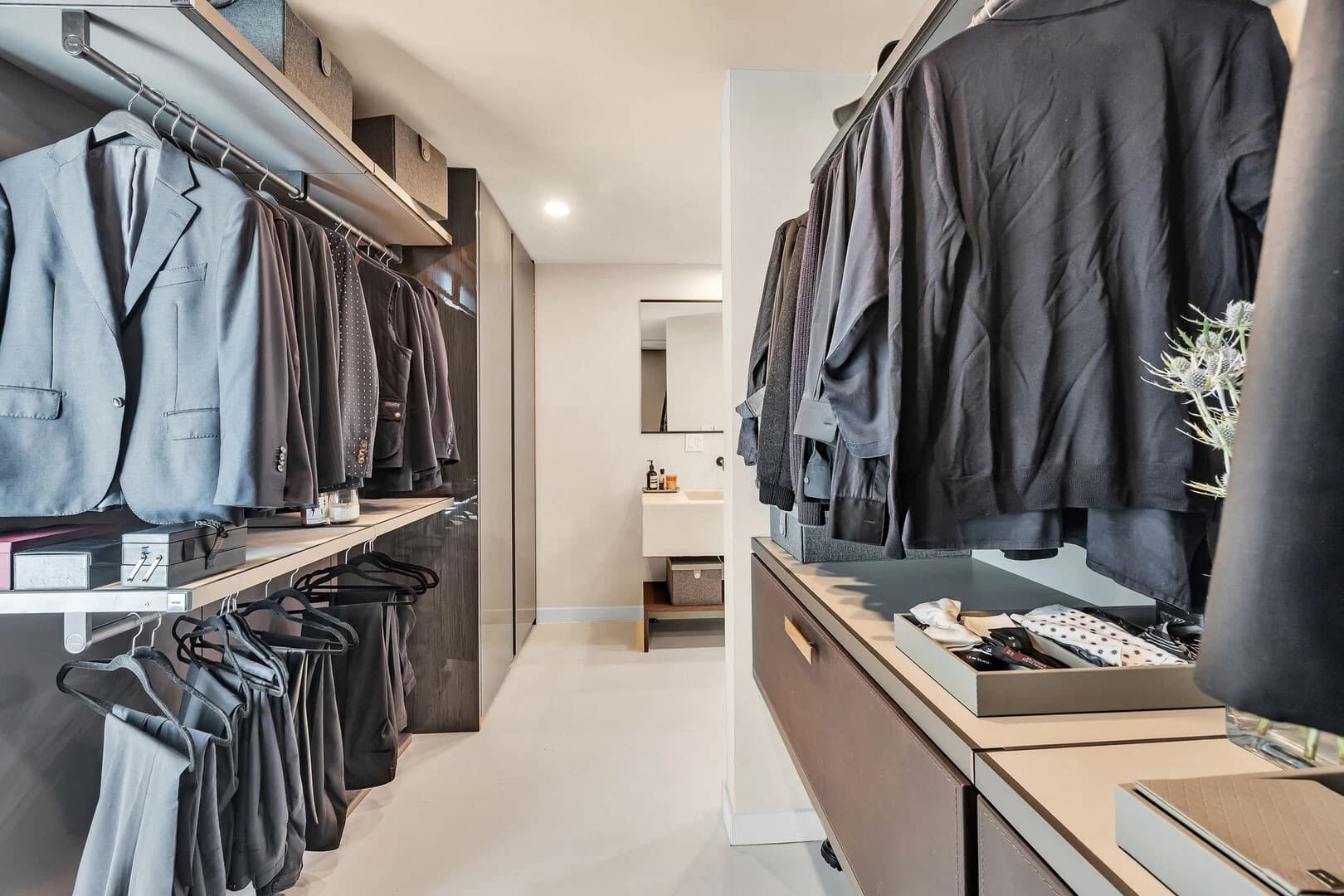 Sunset Plaza View - Image 23