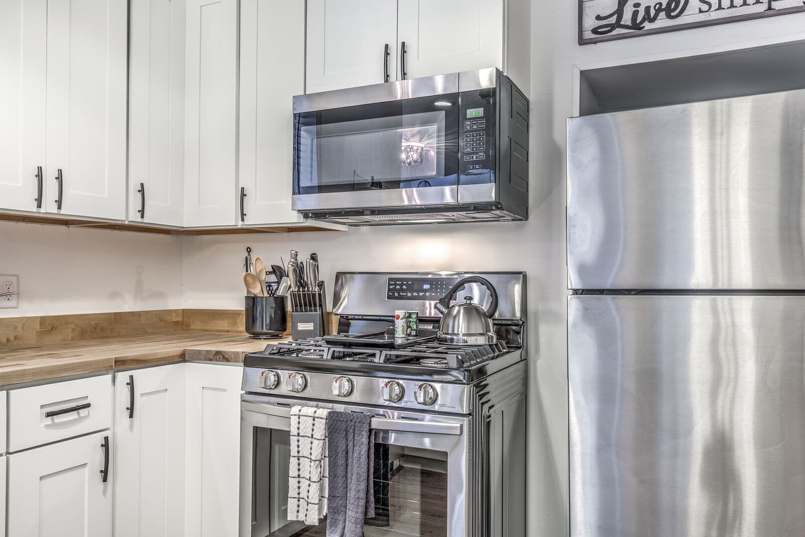 Lenox Comfort Corner - Image 4