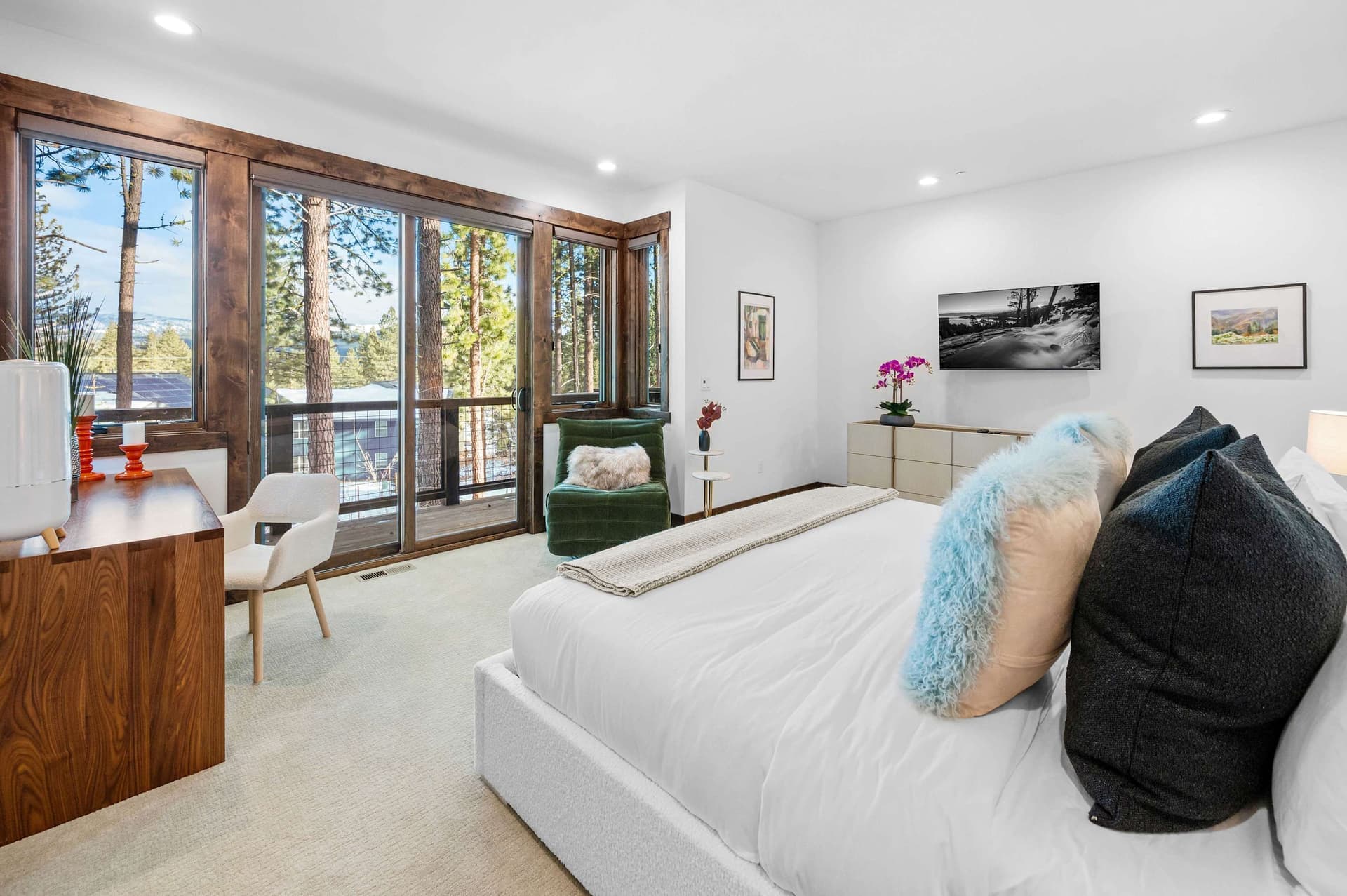 Luxurious Truckee - Image 15