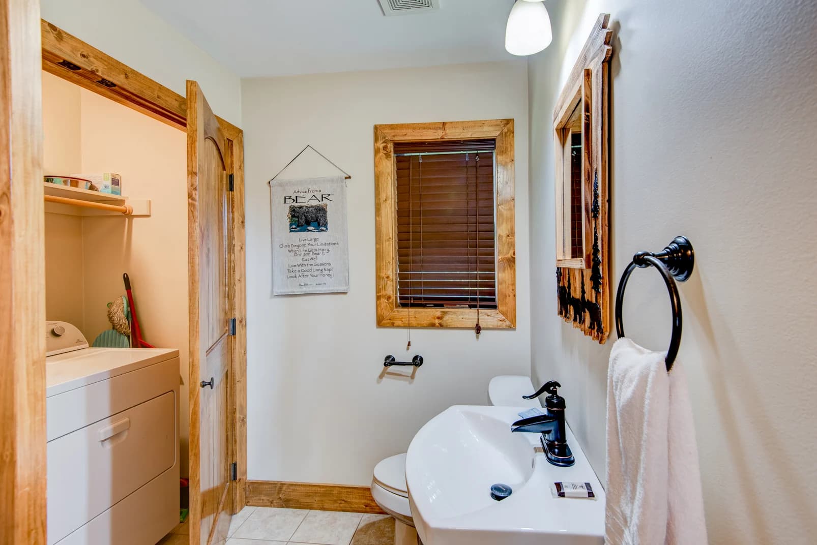 Aussies Den - Image 25