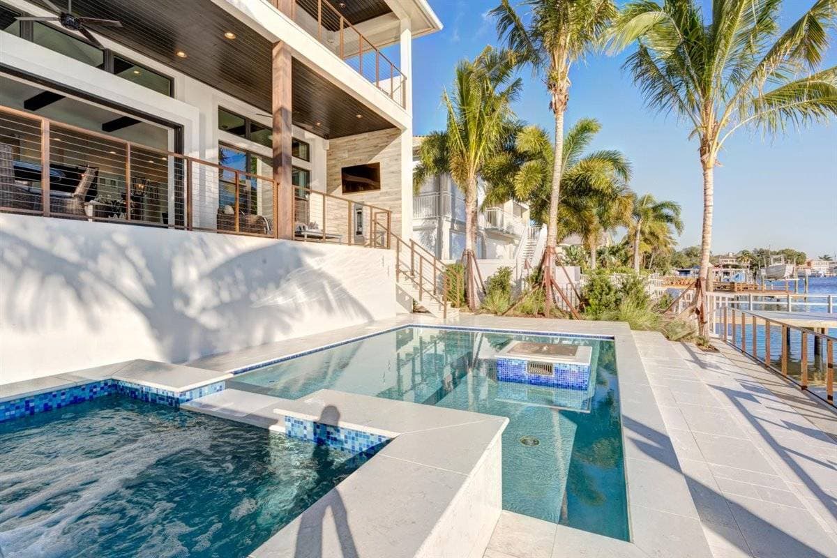 Bayside Paradise Mansion - Image 78