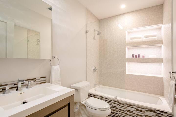 Ritz-Carlton Residence #107 - Image 13