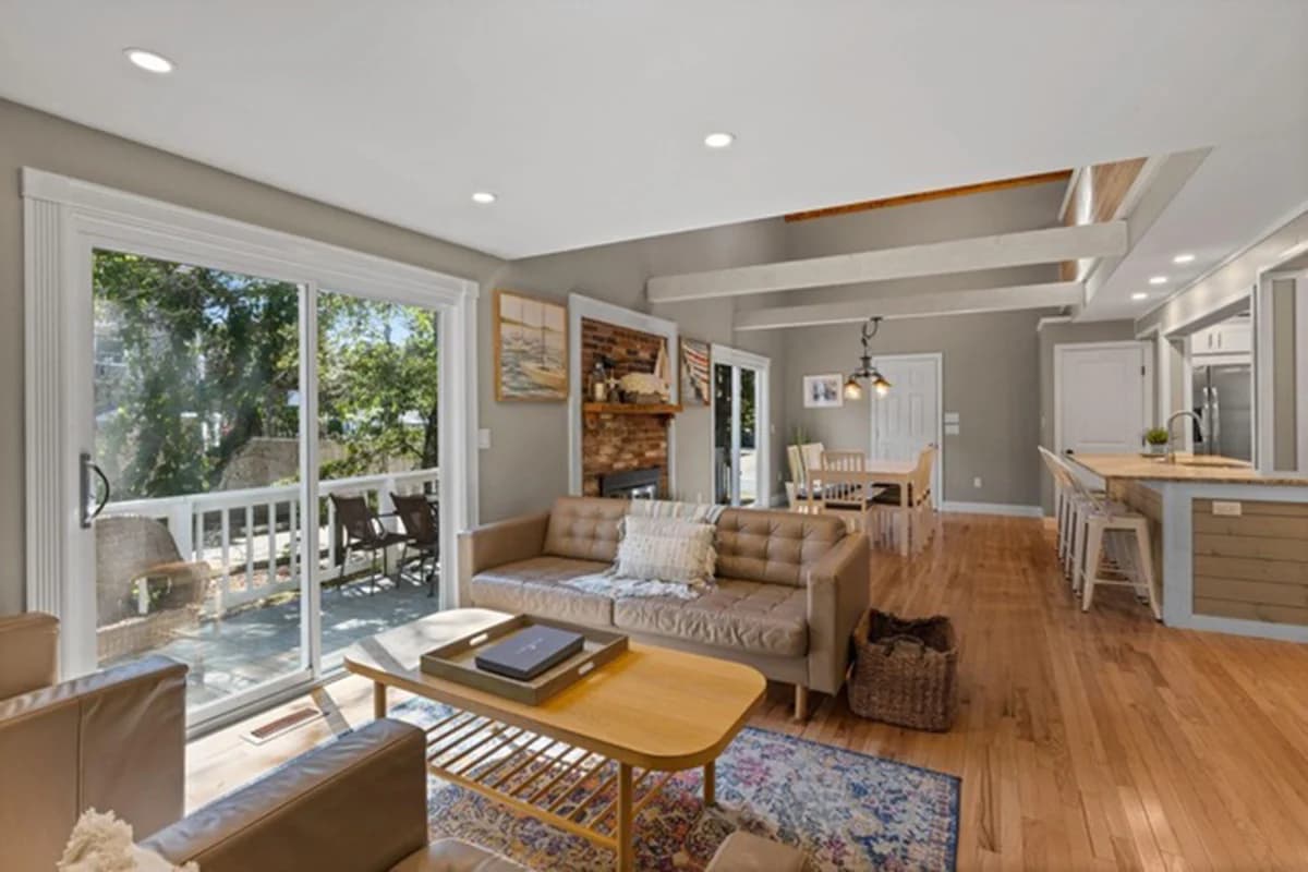 Shore House - Image 2