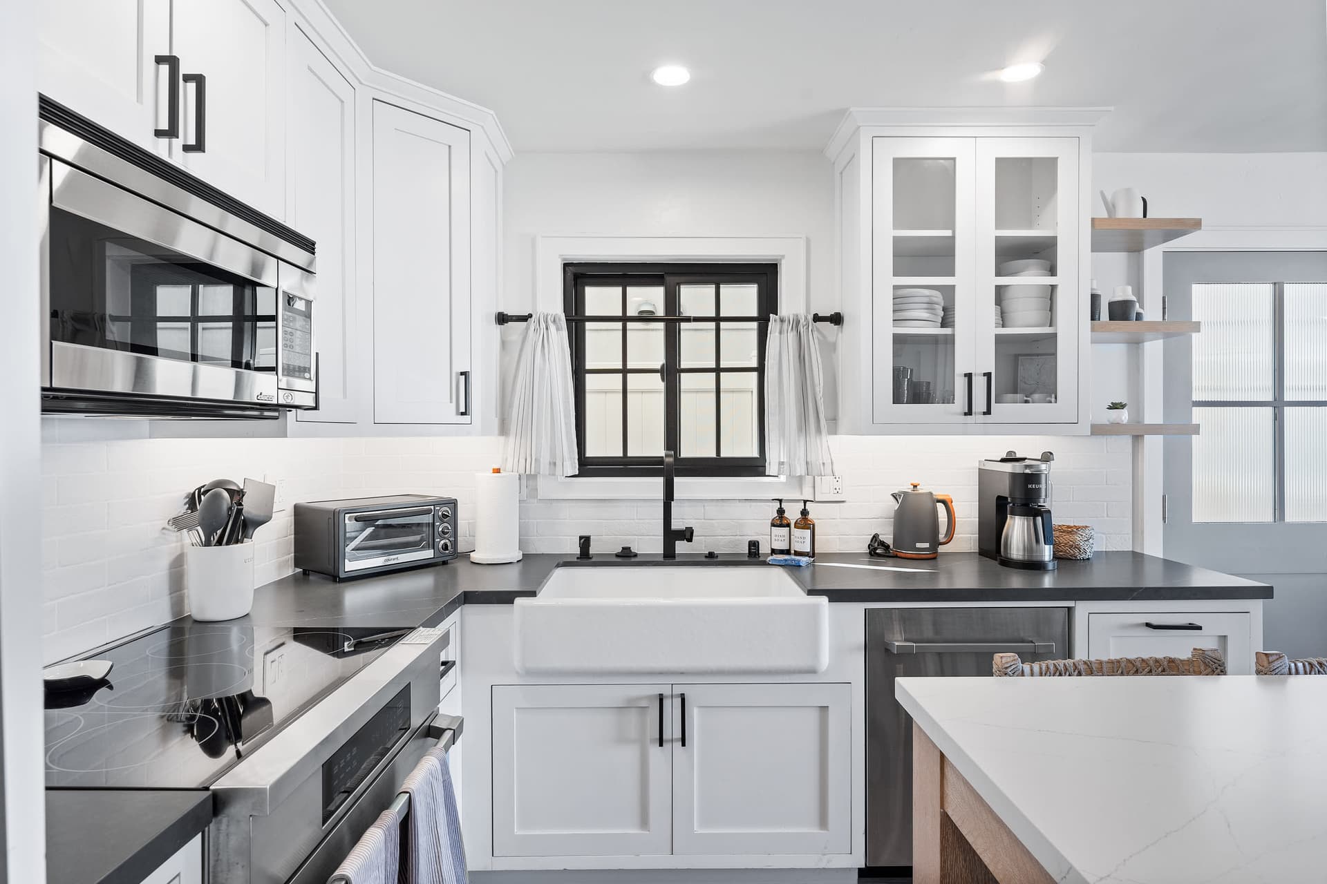 Luxury Oceanfront Right Unit - Image 12