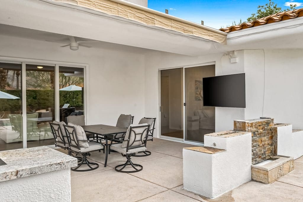 Palm Springs Villa - Image 25