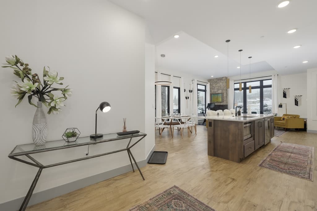 Timber Fox Residence 2102 - Image 4