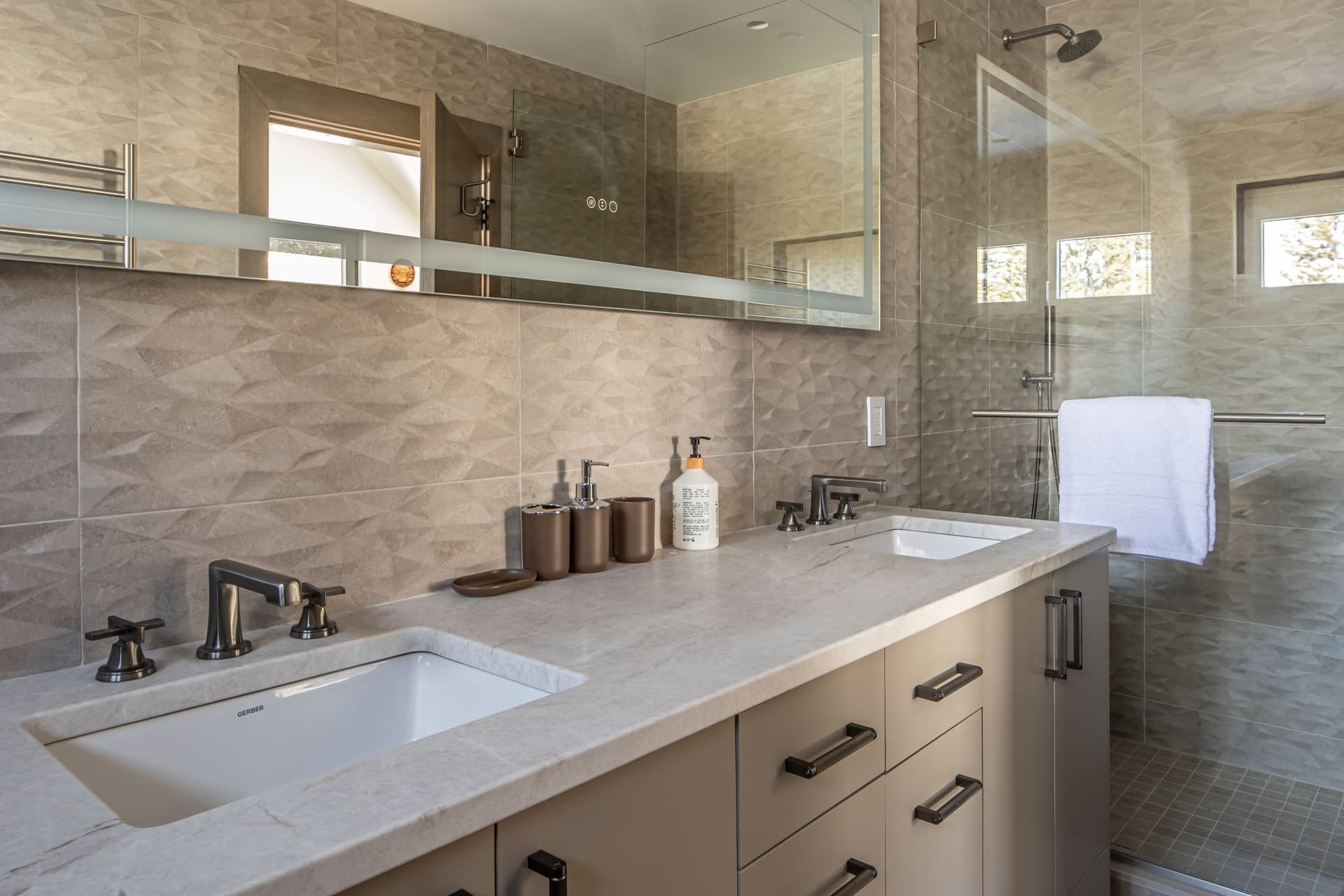 Skylark Chalet - Image 31