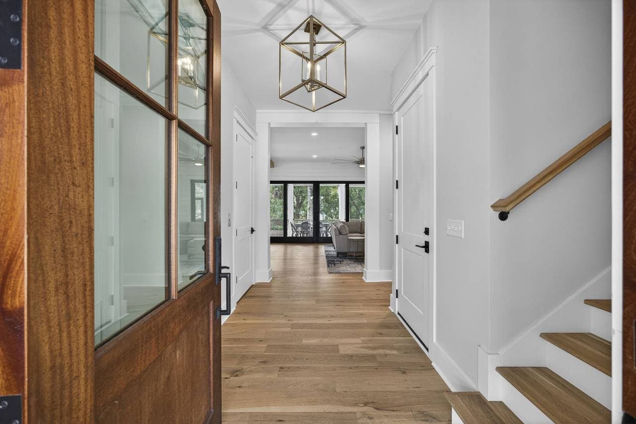 IOP Escape at 26th Avenue - Image 17