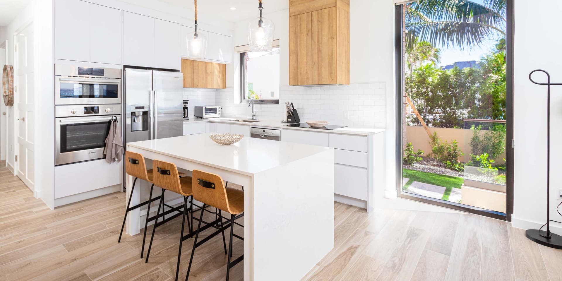 Ocean's Whisper Retreat - Image 3