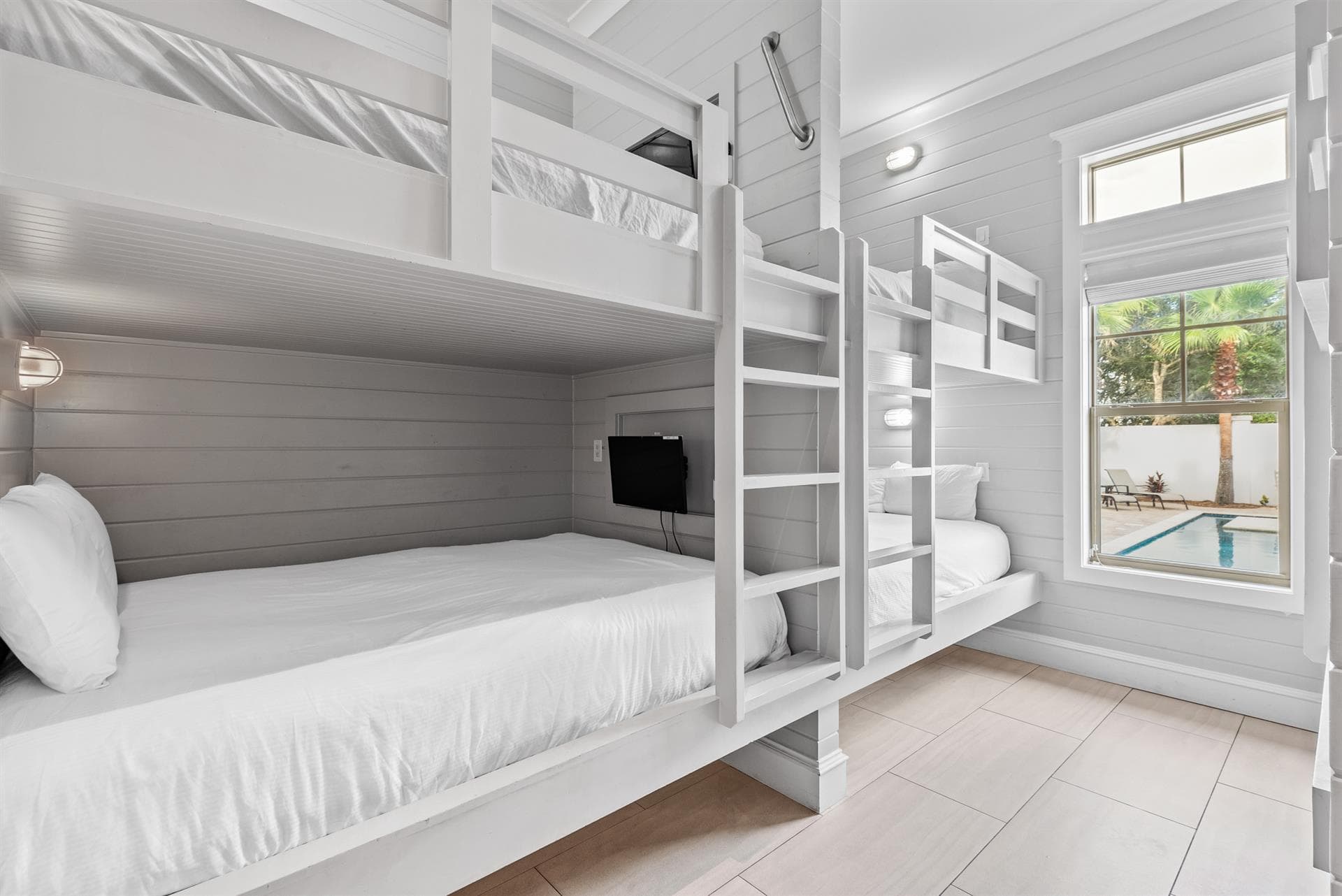 Life Aquatic Villa - Image 30