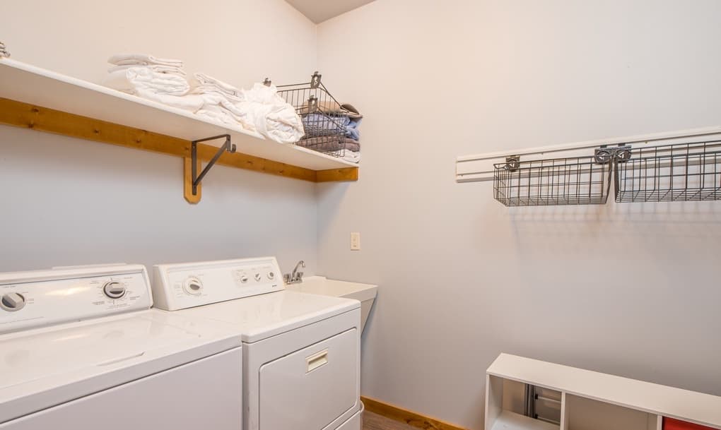 Blacktail Buck - Image 21