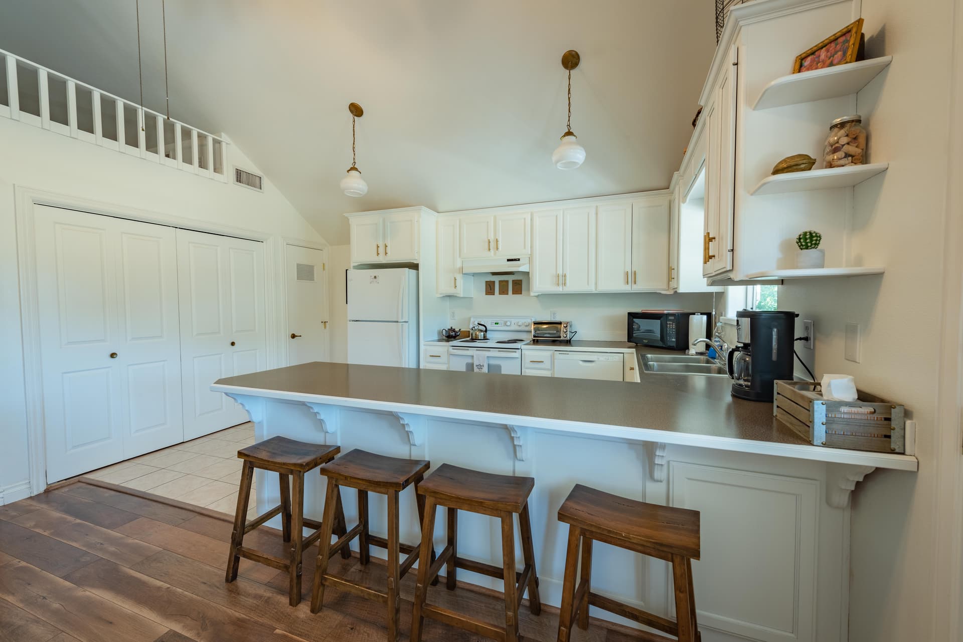 Red Barn Home - Image 2