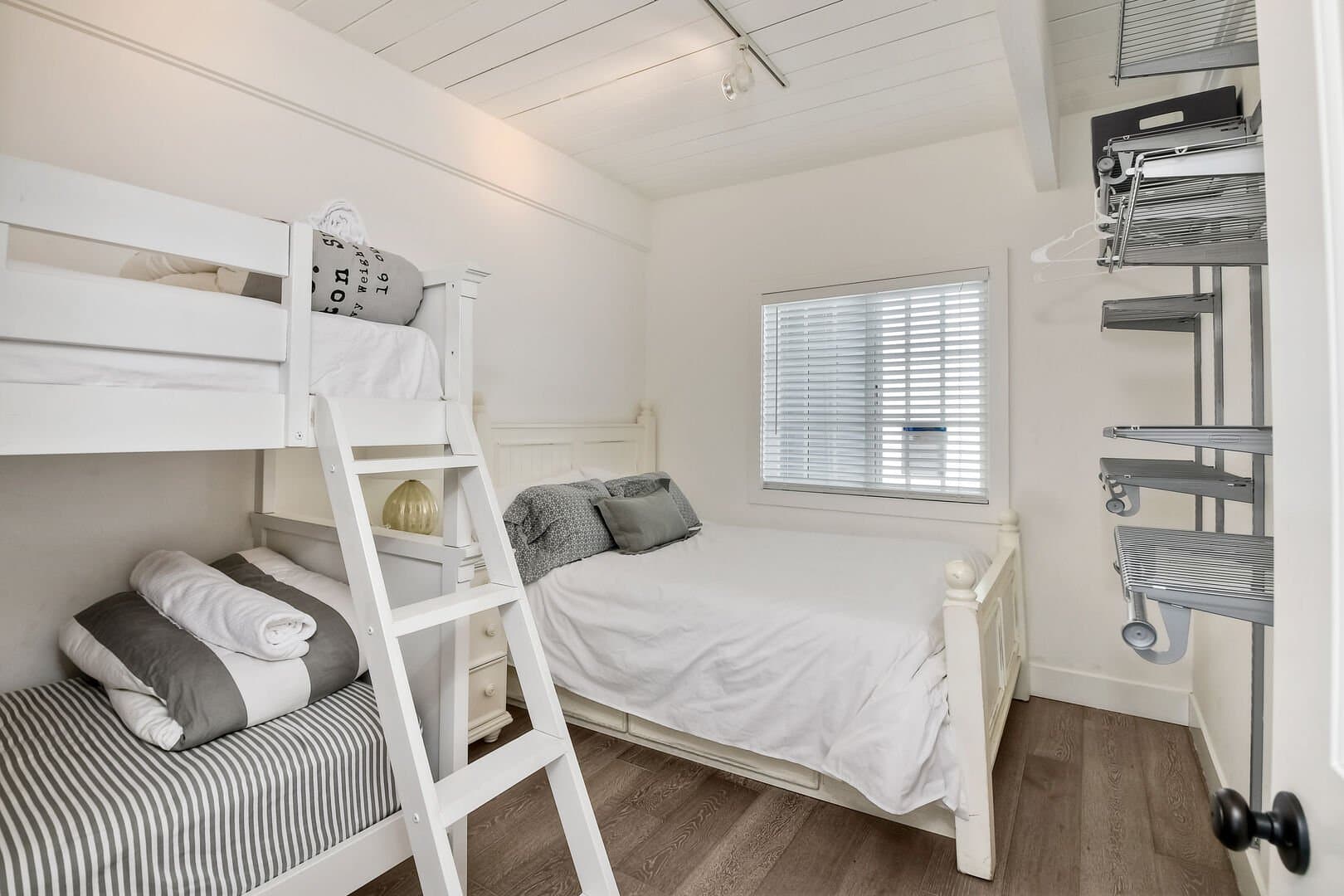 Juniper Beach Entire Home - Image 28