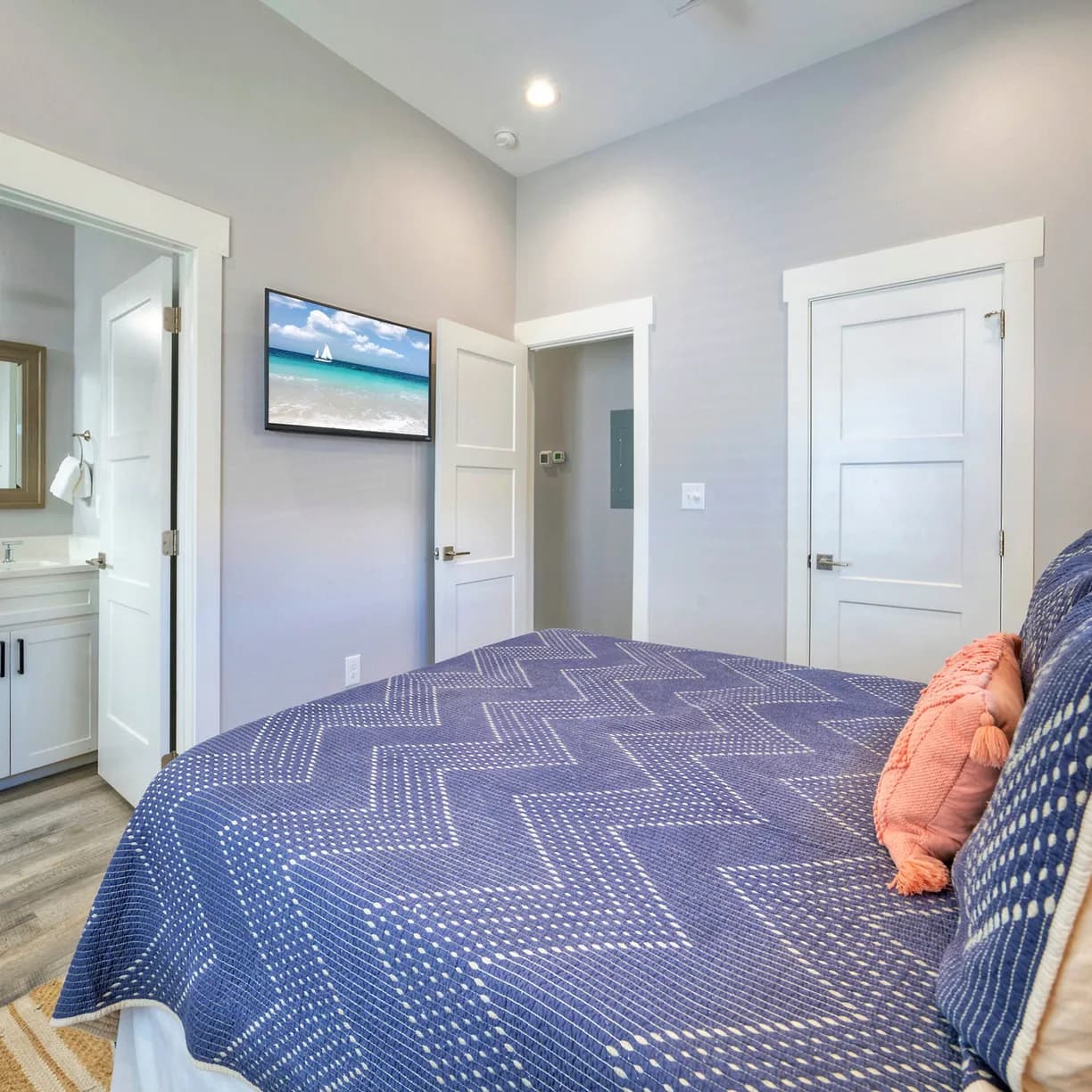 Wild Horse House - Image 23