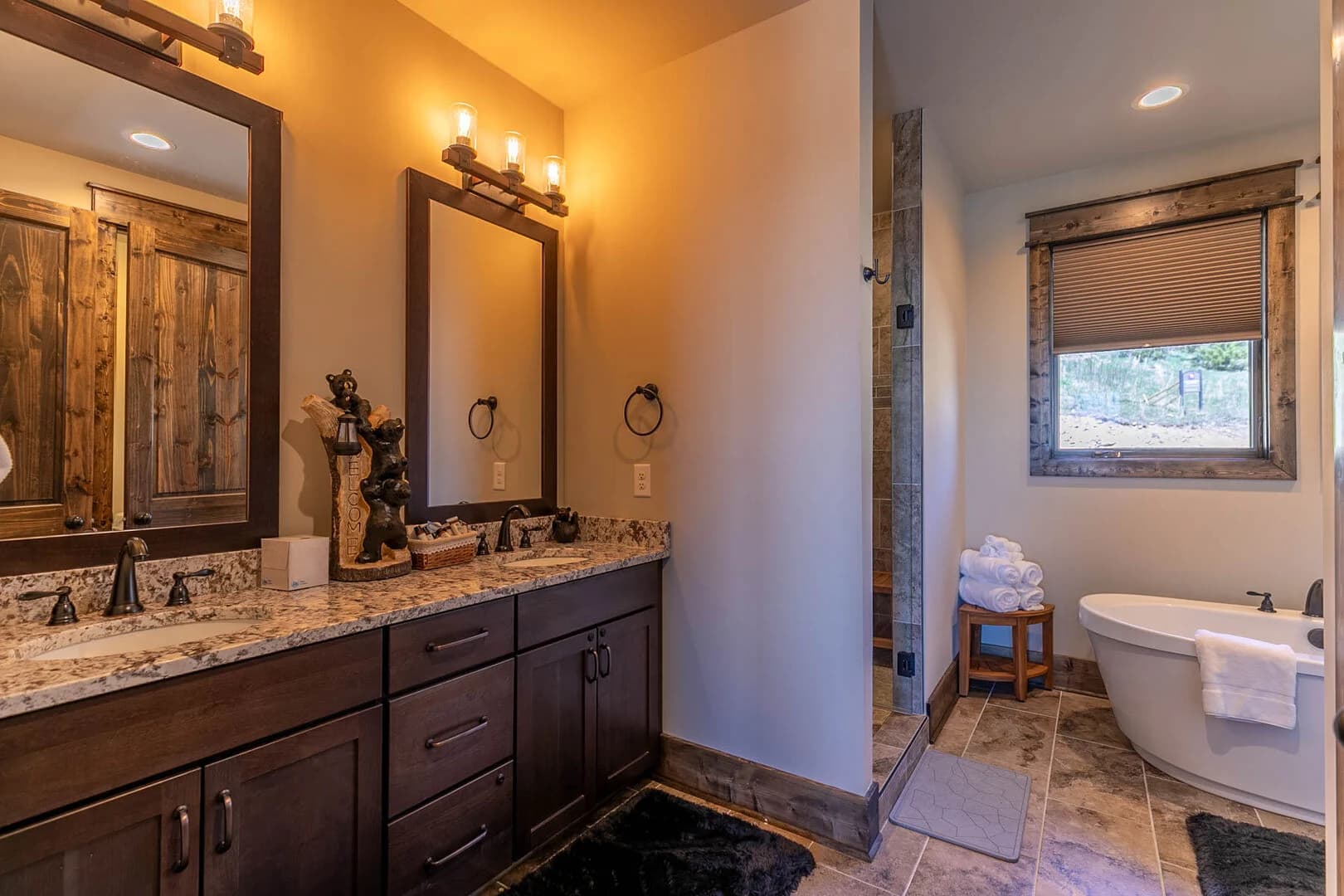 Bear Haven Hideaway - Image 12