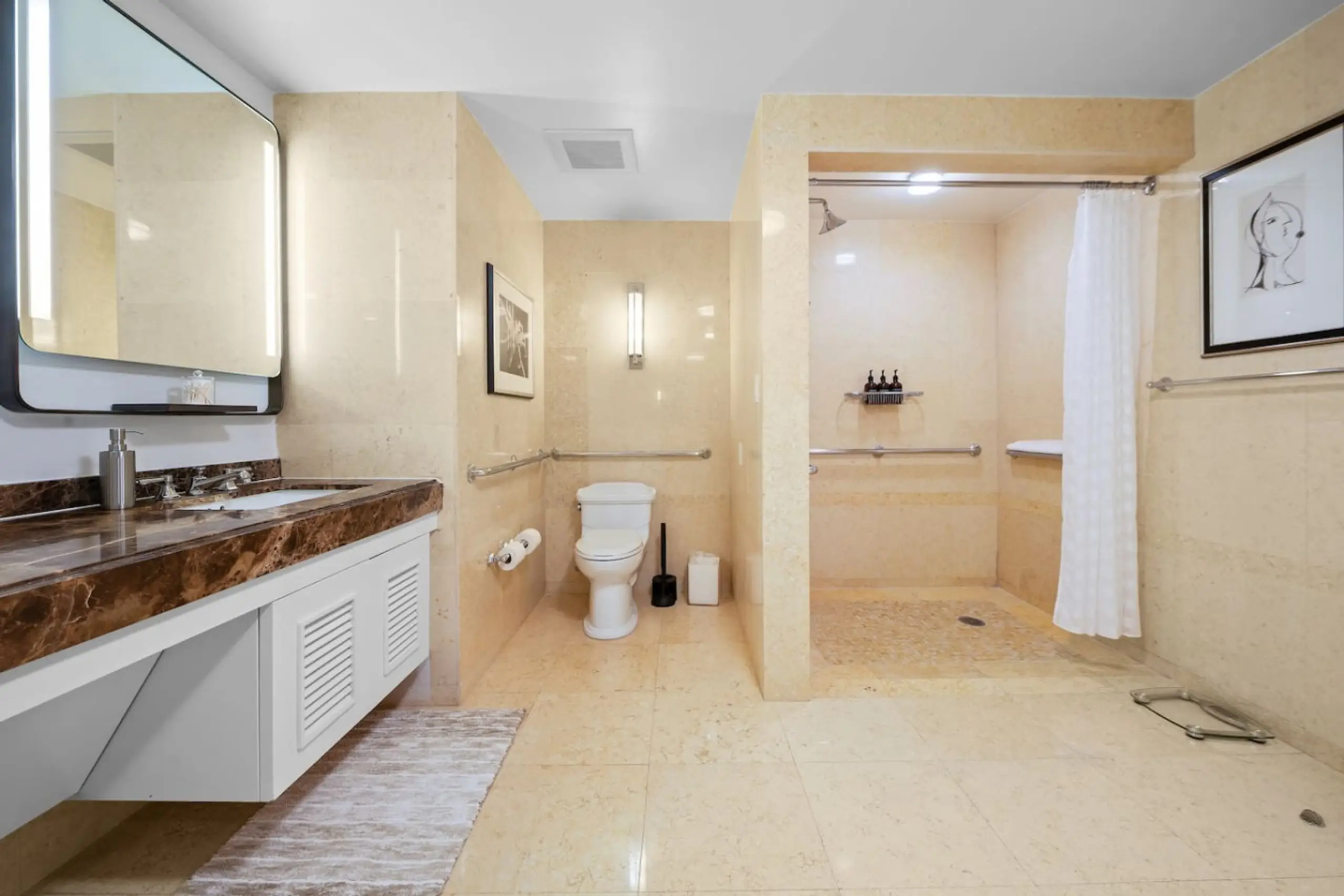 Elysian Residence #1605 at The Ritz-Carlton - Image 14