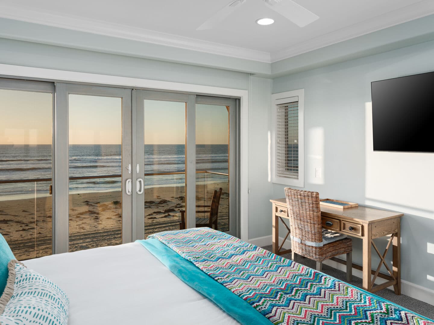 Oceanfront San Juan Penthouse - Image 8